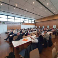 Zuhörer bei den Imkertag-Grußworten